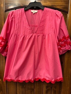 entro Bright Pink V-Neck Peasant Blouse with Scalloped Trim